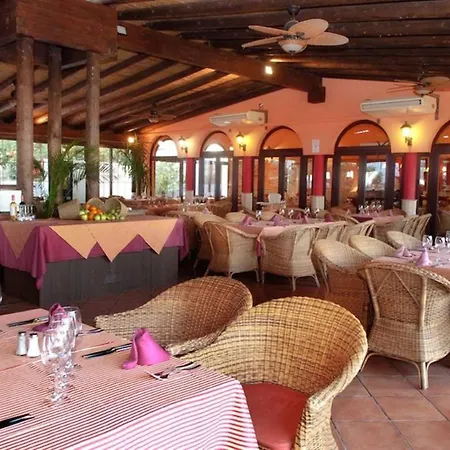 Casa Chico 2 Bedroom Townhouse 1 Mile From Marina & Beaches Apartment Marbella