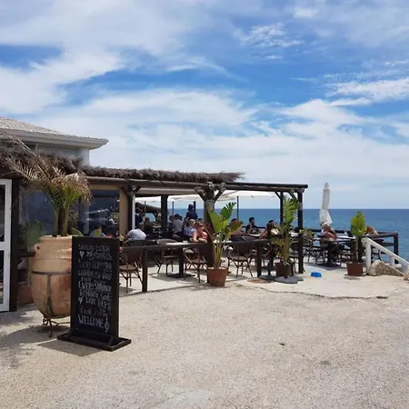 Casa Chico 2 Bedroom Townhouse 1 Mile From Marina & Beaches Apartment Marbella