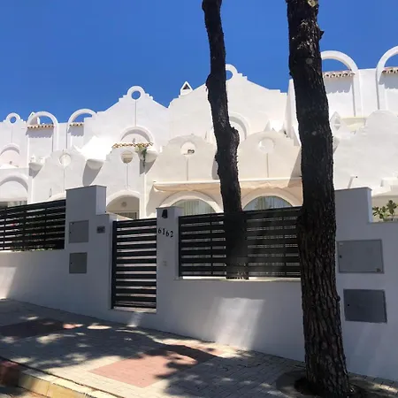 Casa Chico 2 Bedroom Townhouse 1 Mile From Marina & Beaches Apartment