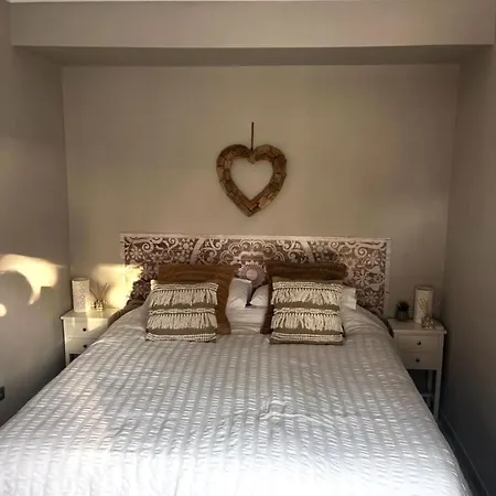 Casa Chico 2 Bedroom Townhouse 1 Mile From Marina & Beaches Apartment Marbella