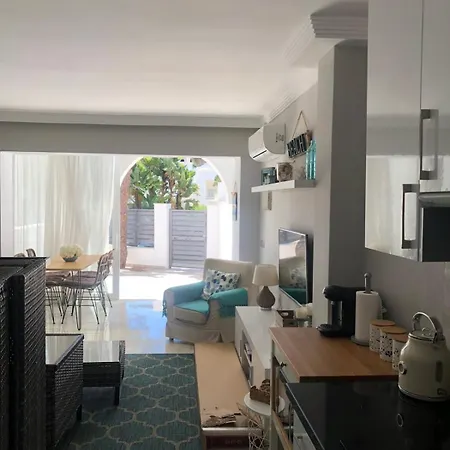 Apartment Casa Chico 2 Bedroom Townhouse 1 Mile From Marina & Beaches Marbella