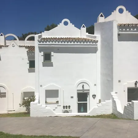 Casa Chico 2 Bedroom Townhouse 1 Mile From Marina & Beaches Apartment Marbella