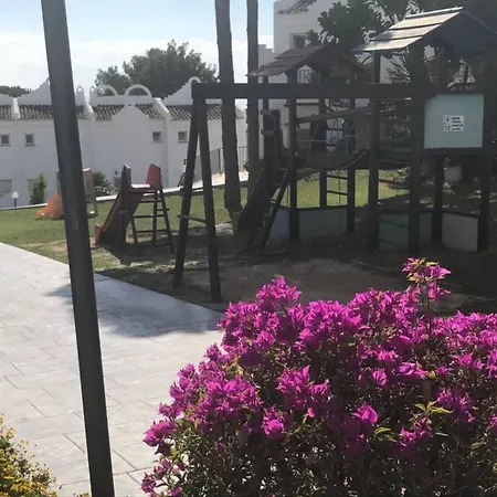 Casa Chico 2 Bedroom Townhouse 1 Mile From Marina & Beaches Apartment